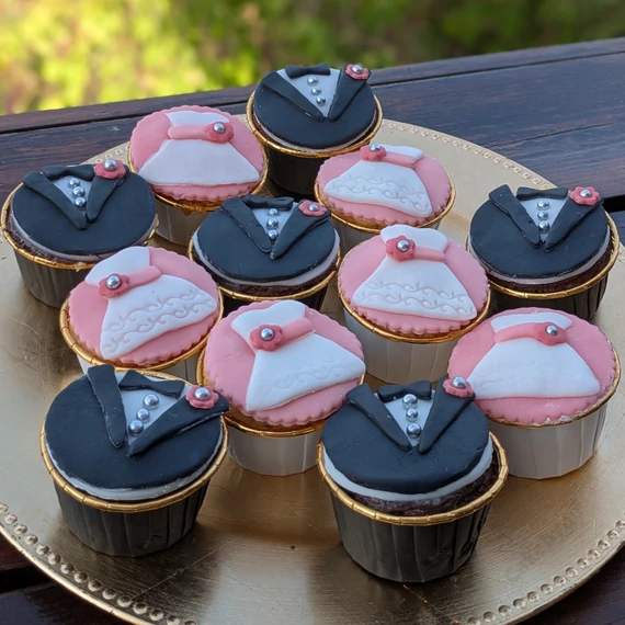 Menyasszony-vőlegény muffin készítő készlet